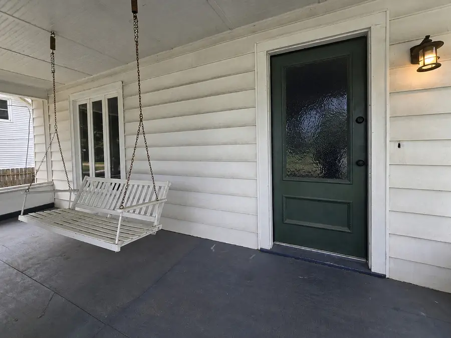 308 E Washington Street, Ashkum, IL 60911 - #2