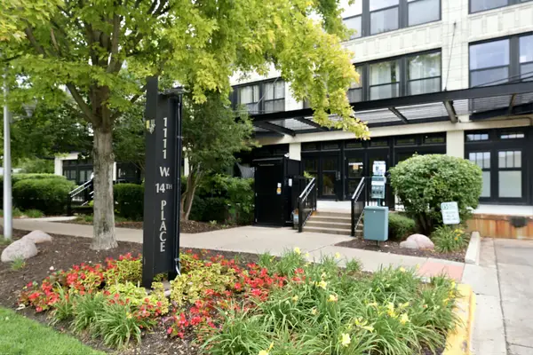 Address Withheld By Seller, Chicago, IL 60608