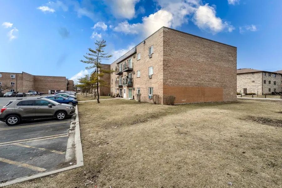 147 W Elk Trail #147, Carol Stream, IL 60188 - #3
