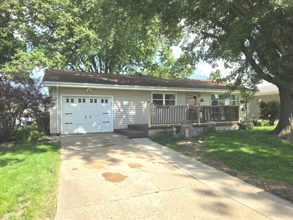 1524 Julie Drive, Bloomington, IL 61701