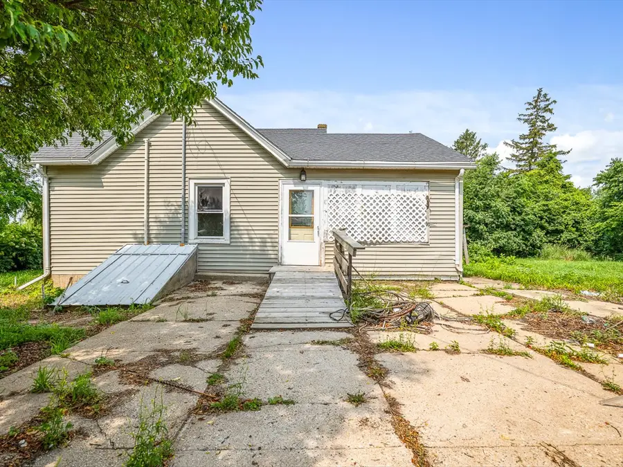 9836 E Maize Road, Ridott, IL 61067 - #2