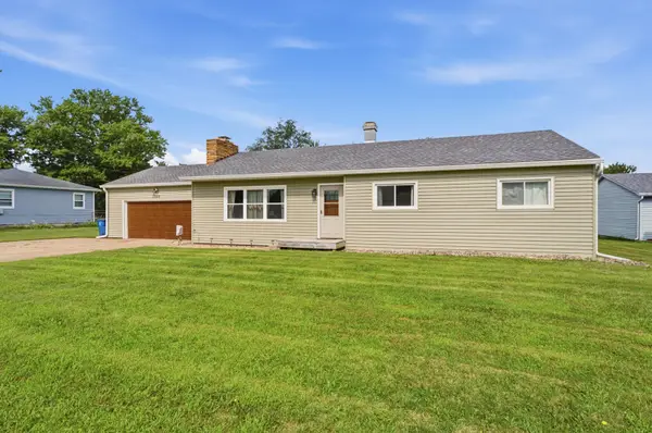2808 W 3rd Street, Coal Valley, IL 61240
