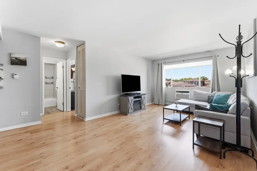 4623 N Chester Avenue #103W, Chicago, IL 60656 - #3