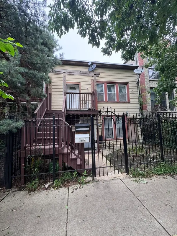 1940 W Huron Street, Chicago, IL 60622