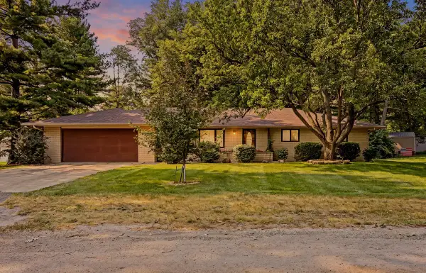 109 E Parkview Drive, Forrest, IL 61741
