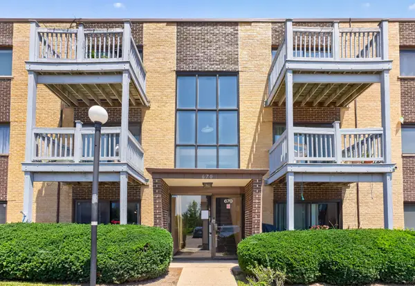 670 Pinecrest Drive #101, Prospect Heights, IL 60070