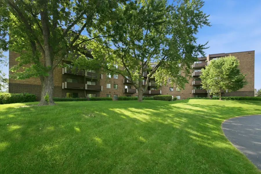 840 Wellington Avenue #215, Elk Grove Village, IL 60007 - #2