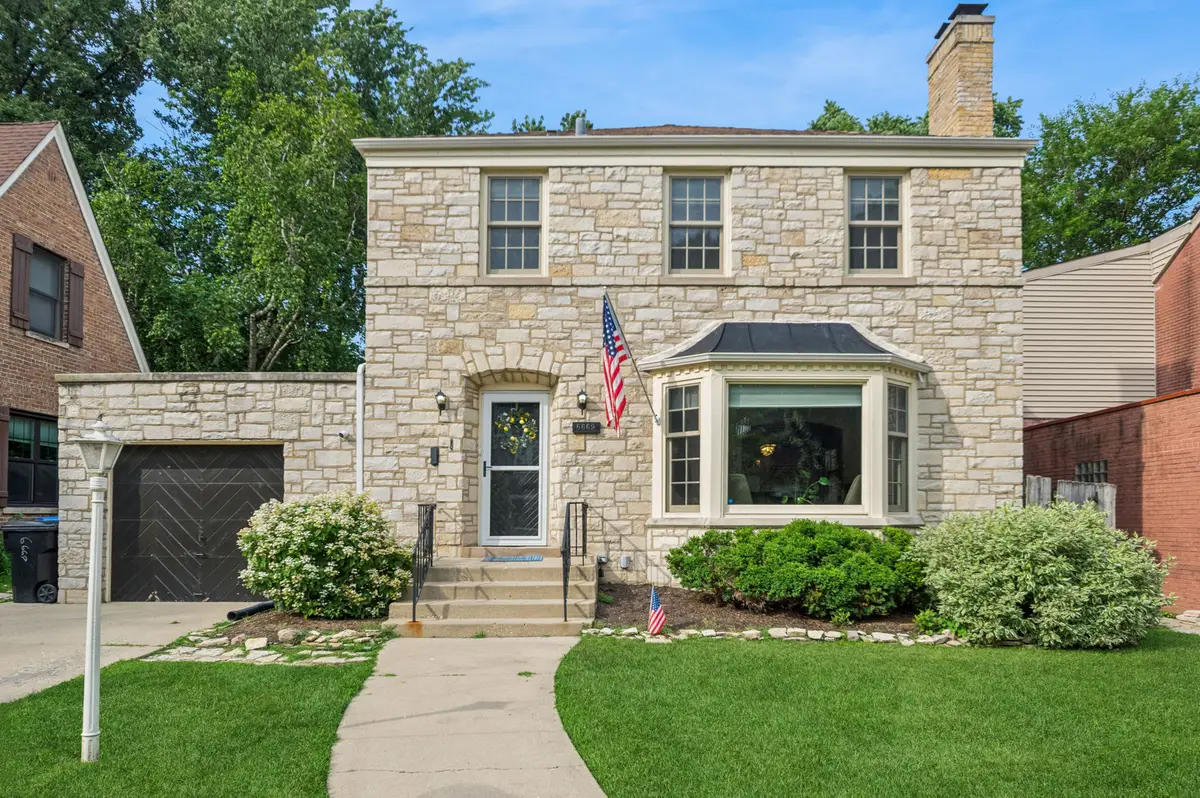 6669 N Sioux Avenue, Chicago, IL 60646 - #1