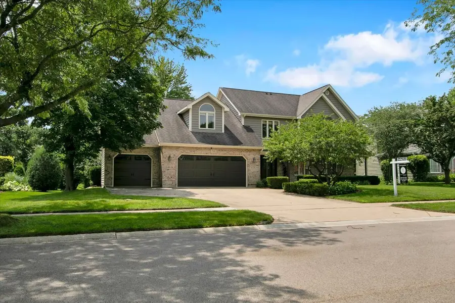 735 Queensgate Circle, Sugar Grove, IL 60554 - #3