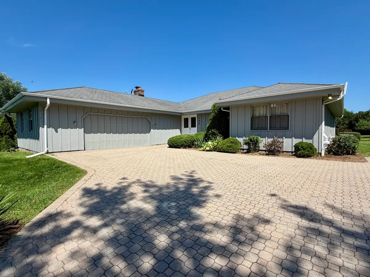 195 Clover Hill Lane, North Barrington, IL 60010 - #1