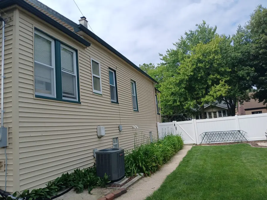 4017 Oak Avenue, Brookfield, IL 60513 - #3