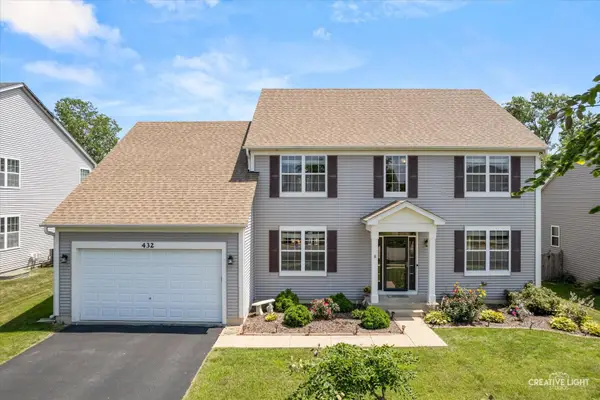 432 Bluegrass Parkway, Oswego, IL 60543