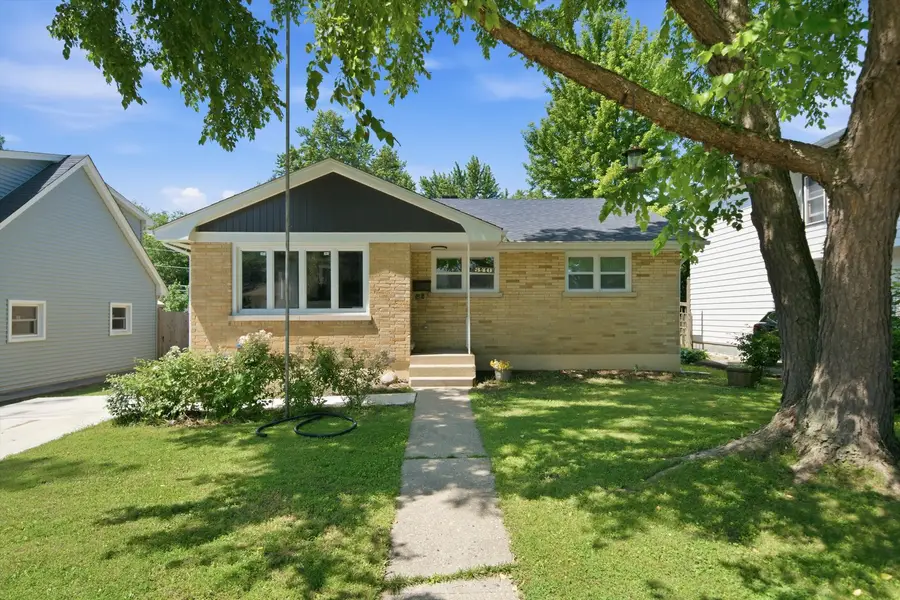 340 Dalton Avenue, Mundelein, IL 60060 - #2