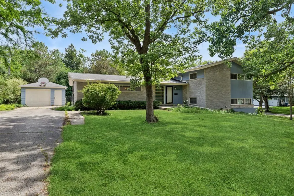 1958 Castlewood Road, Highland Park, IL 60035 - #1