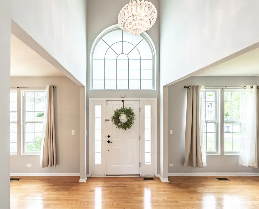 3106 Drury Lane, Carpentersville, IL 60110 - #3