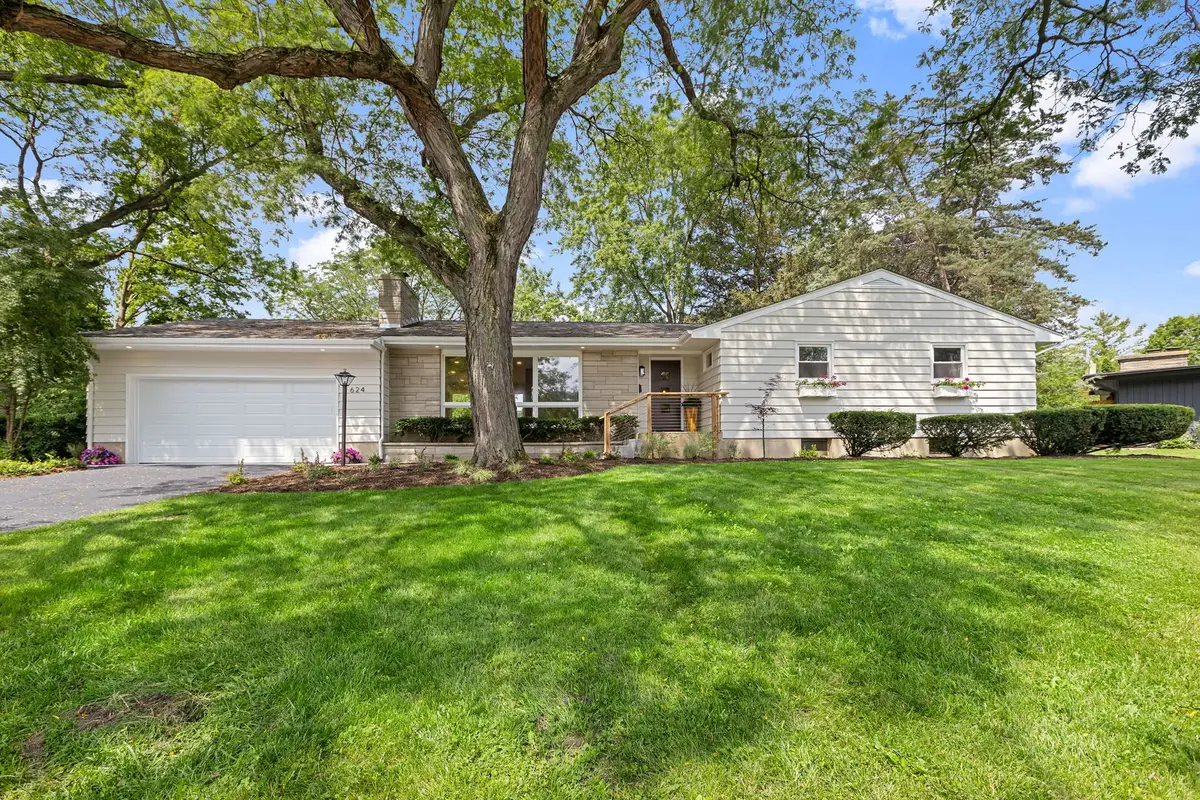 624 Willow Lane, Geneva, IL 60134 - #1