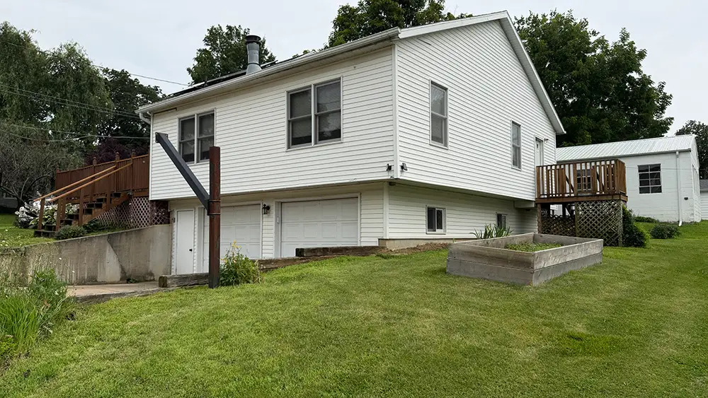 409 N Barber Avenue, Polo, IL 61064 - #1