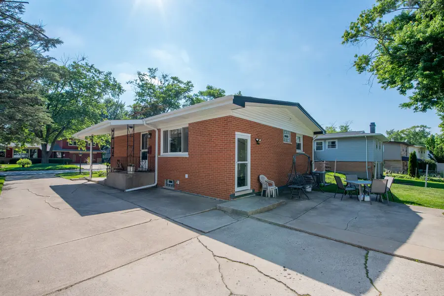 327 W Holly Court, Glenwood, IL 60425 - #3