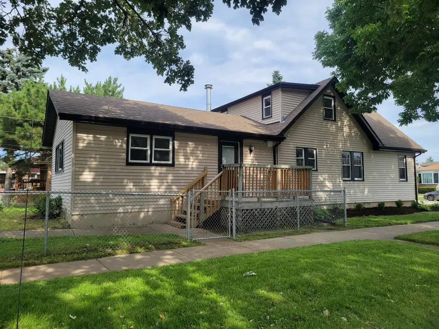 7501 W Winnemac Avenue, Harwood Heights, IL 60706 - #2