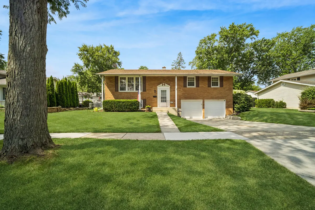 1305 E Sanborn Drive, Palatine, IL 60074 - #1