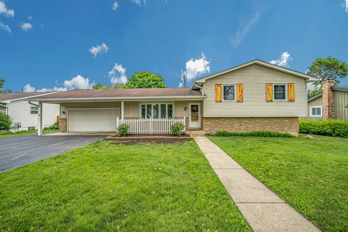 58 Woodview Lane, Algonquin, IL 60102 - #1