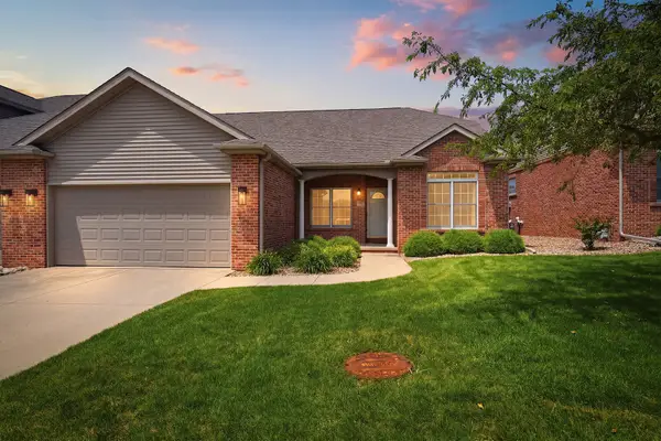 5 Spring Ridge Circle, Bloomington, IL 61704