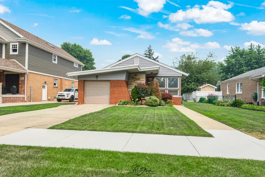 10029 S Central Park Avenue, Evergreen Park, IL 60805 - #2