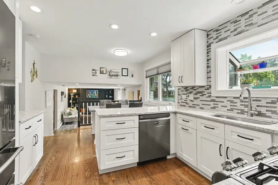 1621 N Belmont Avenue, Arlington Heights, IL 60004 - #3