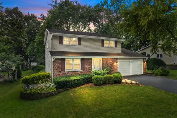 80 Bluebird Lane, Naperville, IL 60565