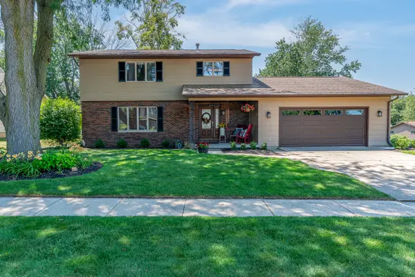 1007 Brookview Drive, De Witt, IA 52742