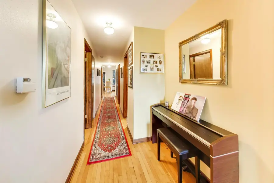 923 W Irving Park Road #2E, Chicago, IL 60613 - #3