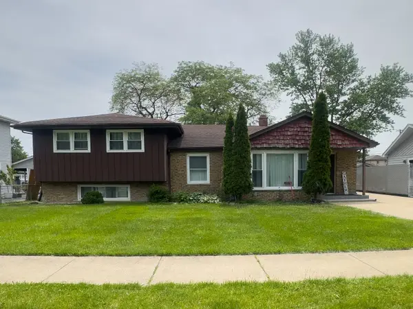 6709 W 88th Place, Oak Lawn, IL 60453