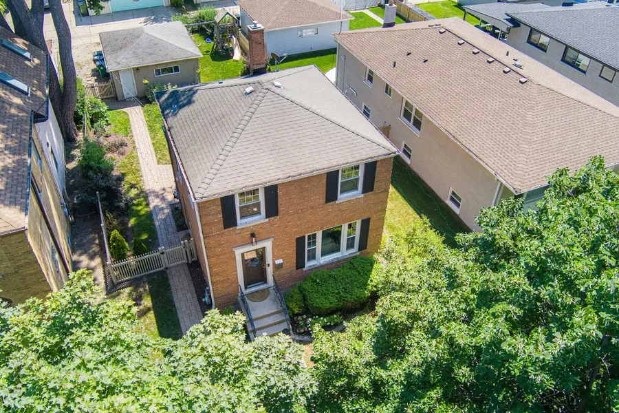 221 N Chester Avenue, Park Ridge, IL 60068 - #2