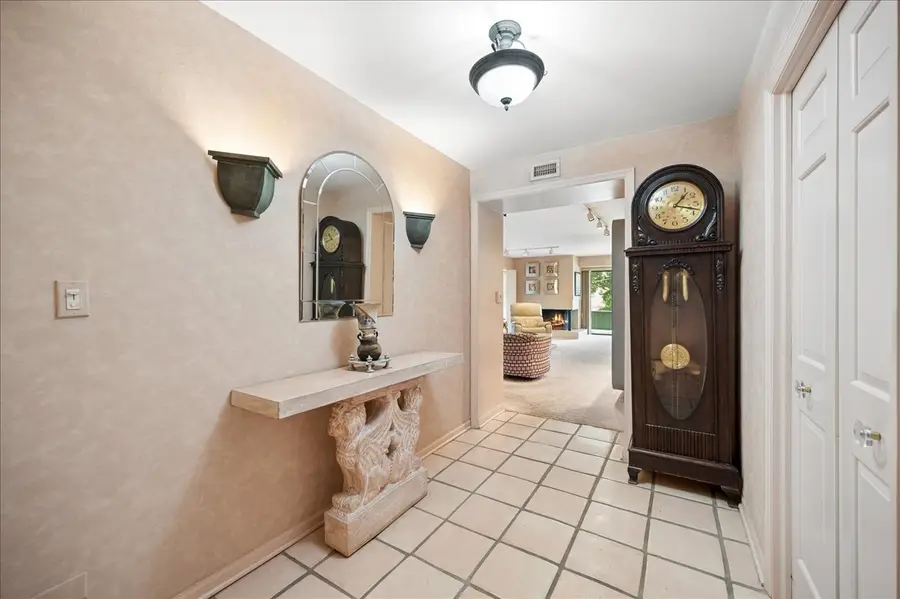 1621 Mission Hills Road #110, Northbrook, IL 60062 - #2