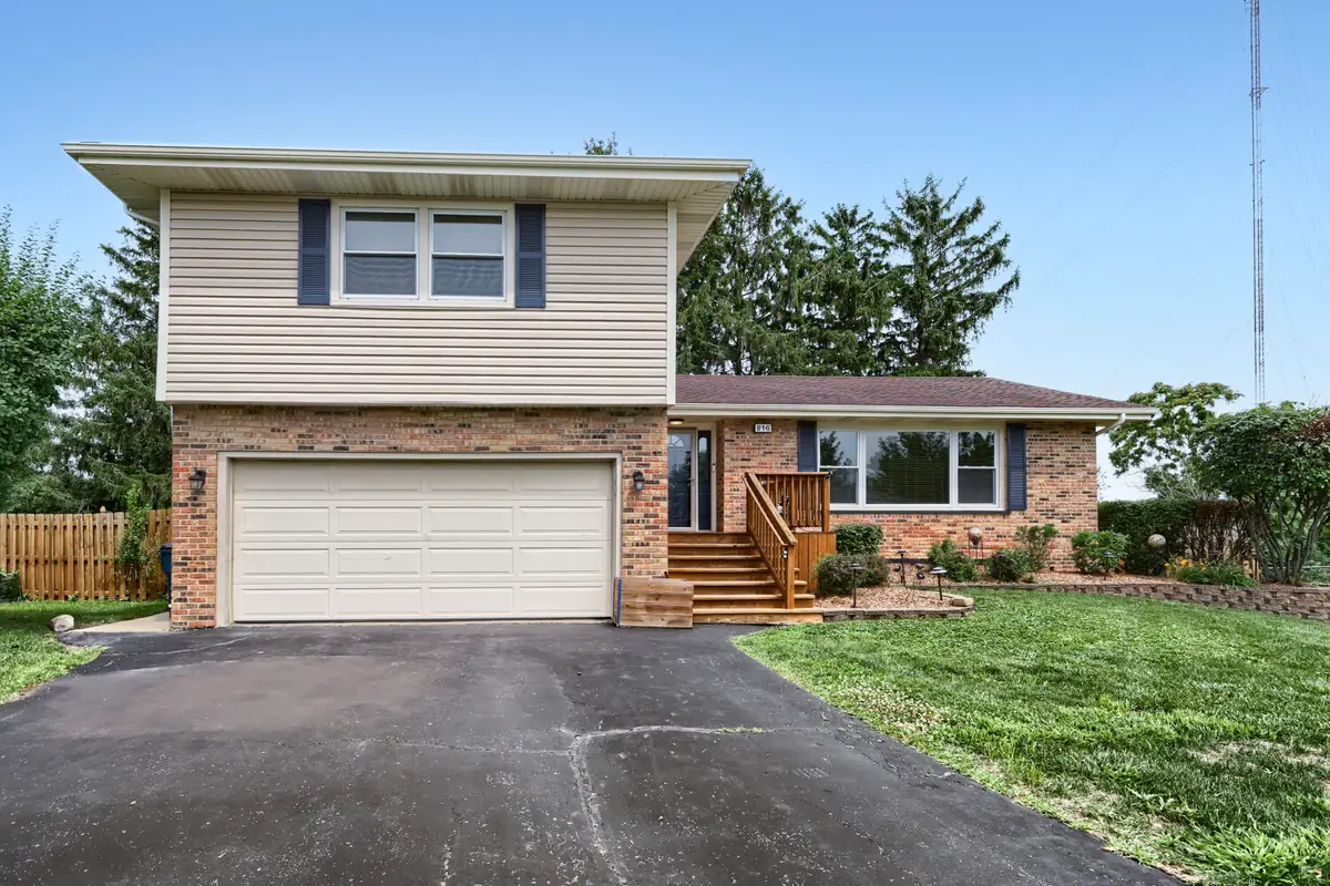 816 W Heritage Drive, Addison, IL 60101 - #1