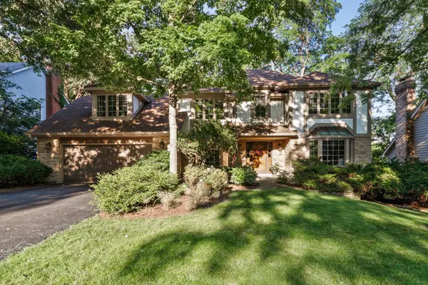 1381 Champion Forest Court, Wheaton, IL 60187