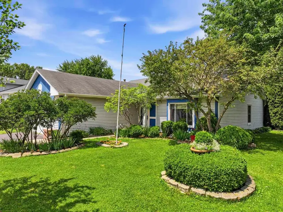 592 Bluff Street, Carol Stream, IL 60188 - #2