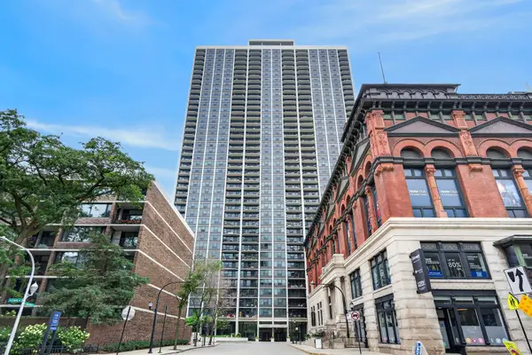1560 N Sandburg Terrace #1905J, Chicago, IL 60610