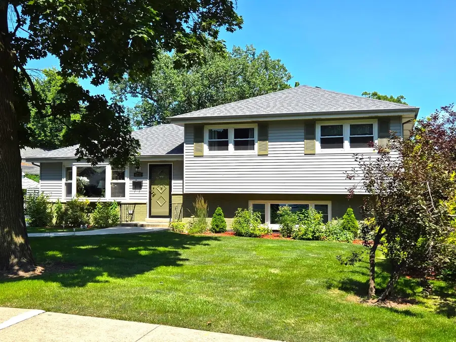 4733 S Pershing Avenue, Downers Grove, IL 60515 - #2