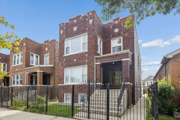 4630 S Sawyer Avenue, Chicago, IL 60632