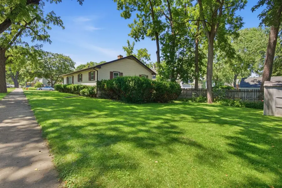 1003 Bellevue Avenue, Elgin, IL 60120 - #3