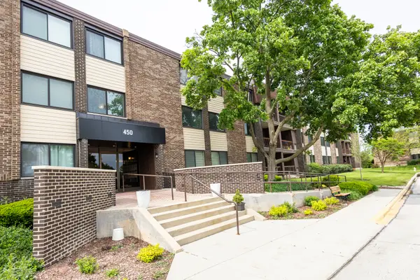 450 Raintree Court #2B, Glen Ellyn, IL 60137
