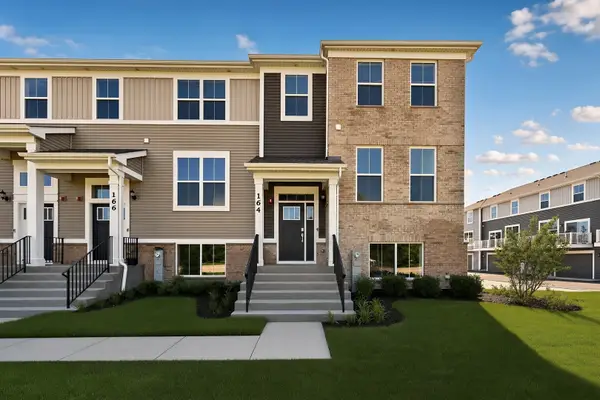 164 E Berkshire Drive, Crystal Lake, IL 60014
