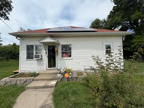 112 S Marion Street, Sandoval, IL 62882