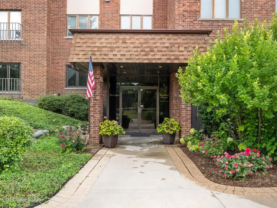 453 Raintree Drive #4C, Glen Ellyn, IL 60137 - #3