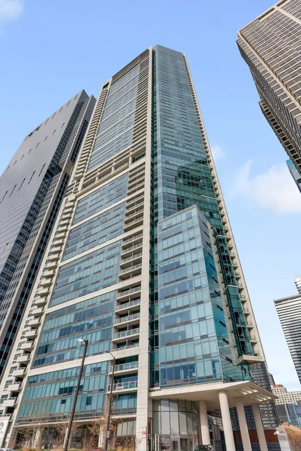 340 E Randolph Street #2905, Chicago, IL 60601