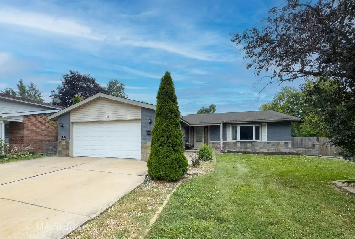 1100 S Cherrywood Drive S, Mount Prospect, IL 60056 - #1