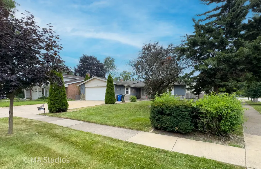 1100 S Cherrywood Drive S, Mount Prospect, IL 60056 - #3