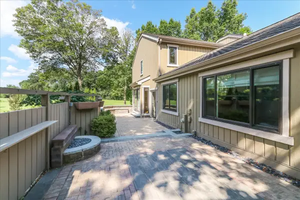 244 Hickory Lane, Lake Barrington, IL 60010