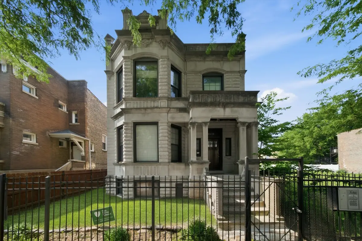 3825 W Adams Street, Chicago, IL 60624 - #1